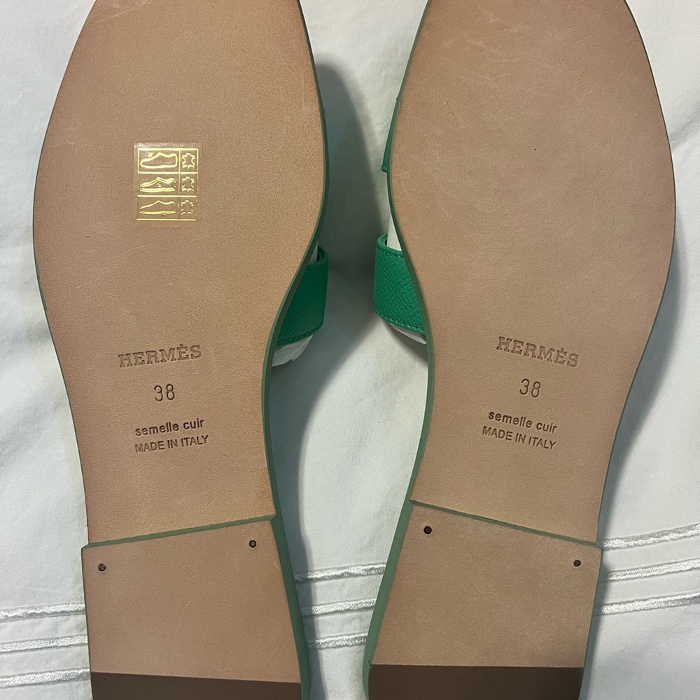 New Hermes Green Sandals with box - Picture 2 of 6